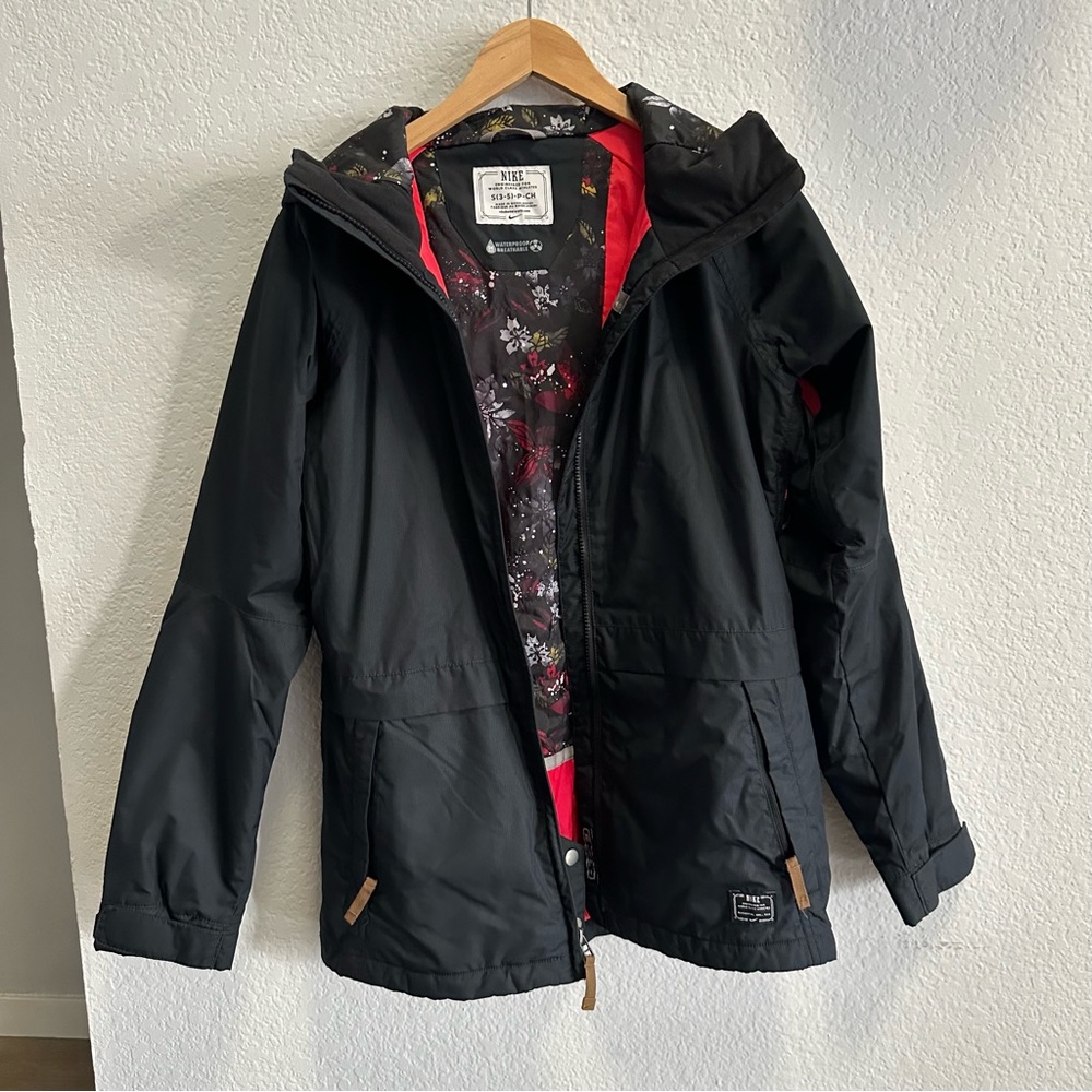 Nike Waterproof Snow Jacket - Black Red Floral - Small